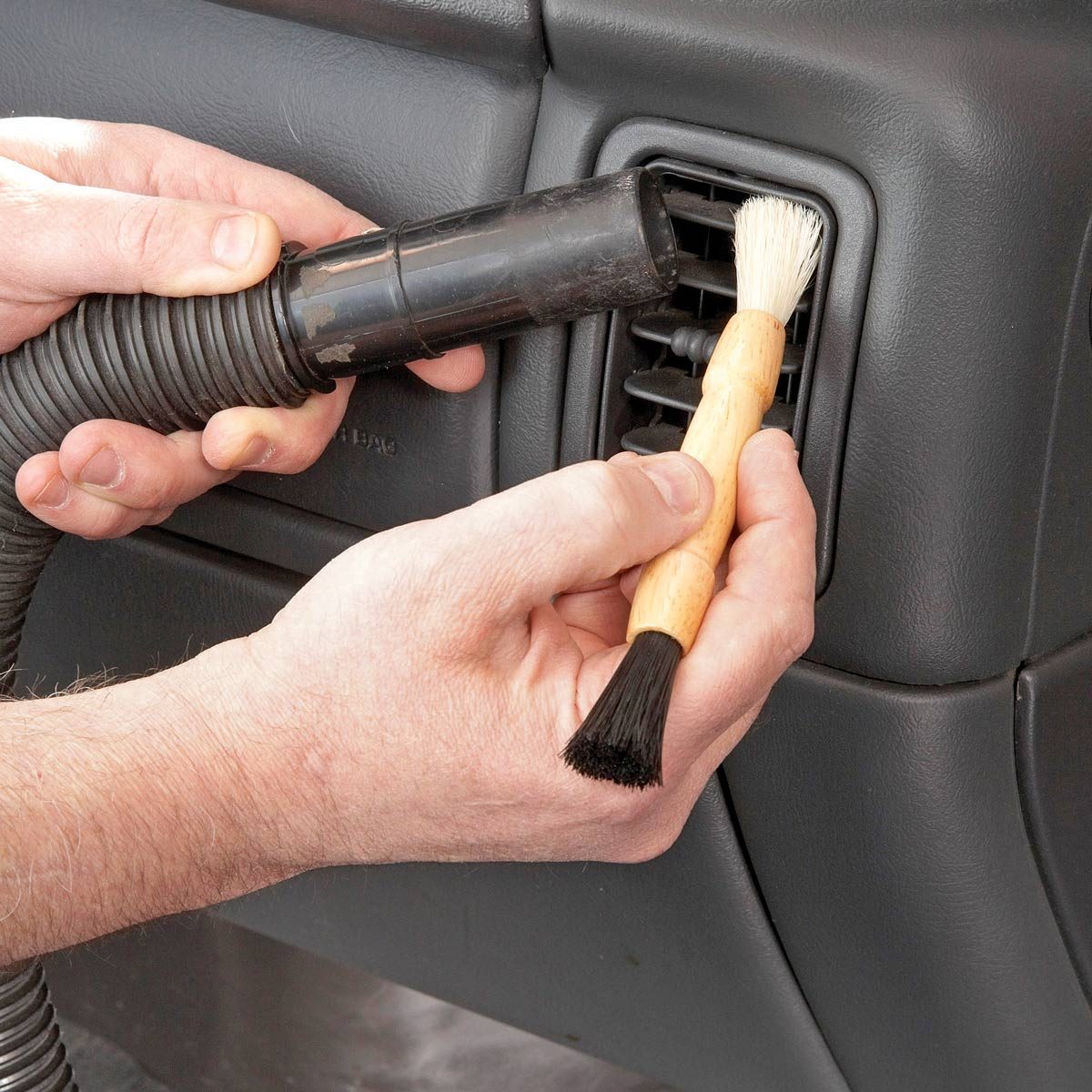 Best Way to Clean a Car: Suck Up the Dust As You Go