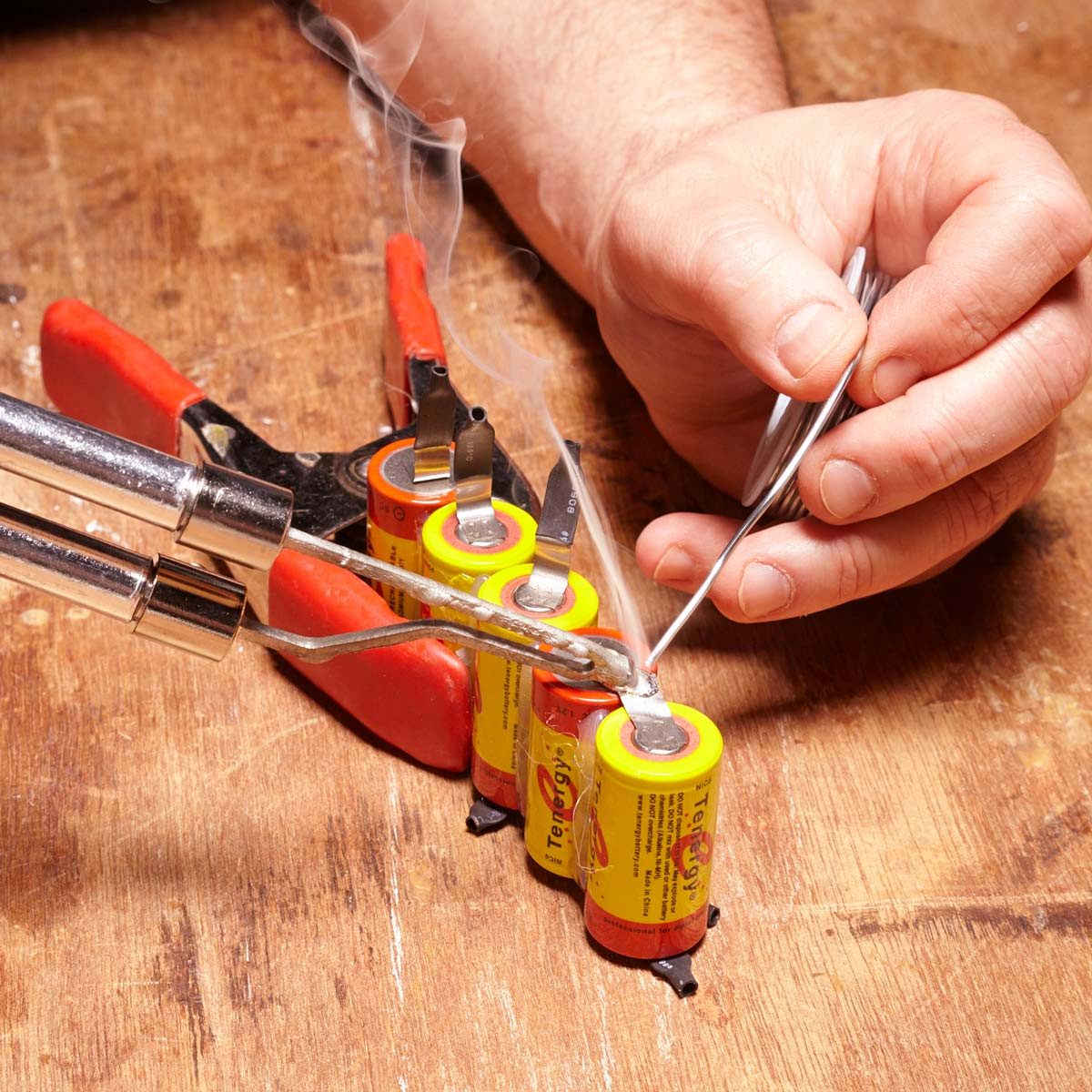 solder the cells battery pack