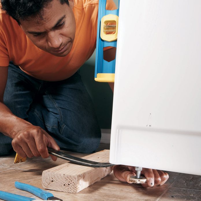 FH07OCT_482_06_004 DIY project stop washing machine from shaking DIY projects