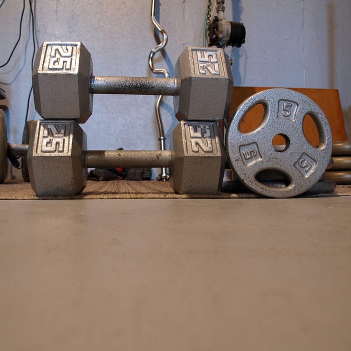 shutterstock_16415122 workout exercise room weights
