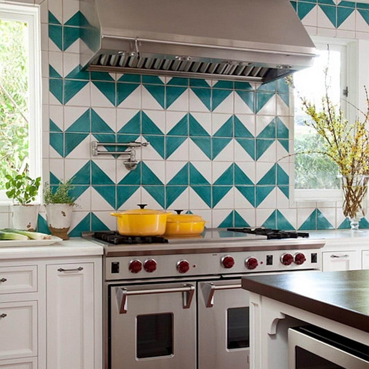 17oct108_14 chevron style backsplash in kitchen oven hood