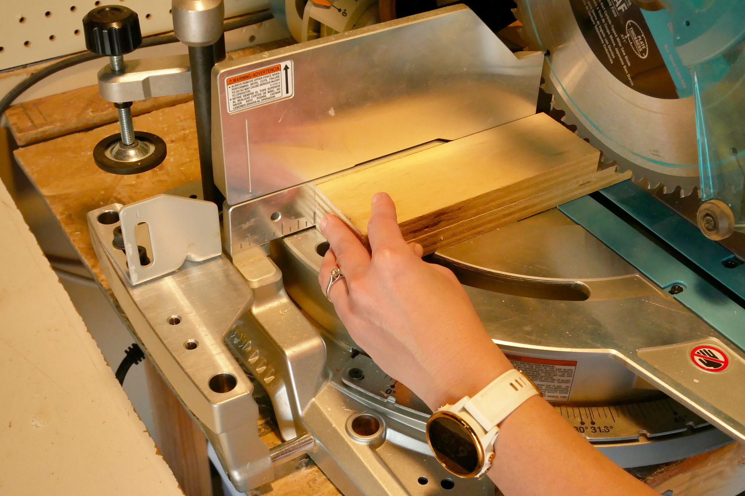 Step 3a Repeatcutlineupbladecama How To Use A Miter Saw Brittany Joyner For Fhm Jvedit