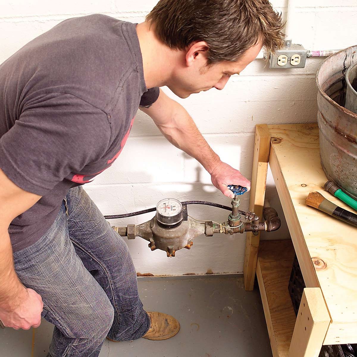 FH06JAU_470_56_010 main water shut off