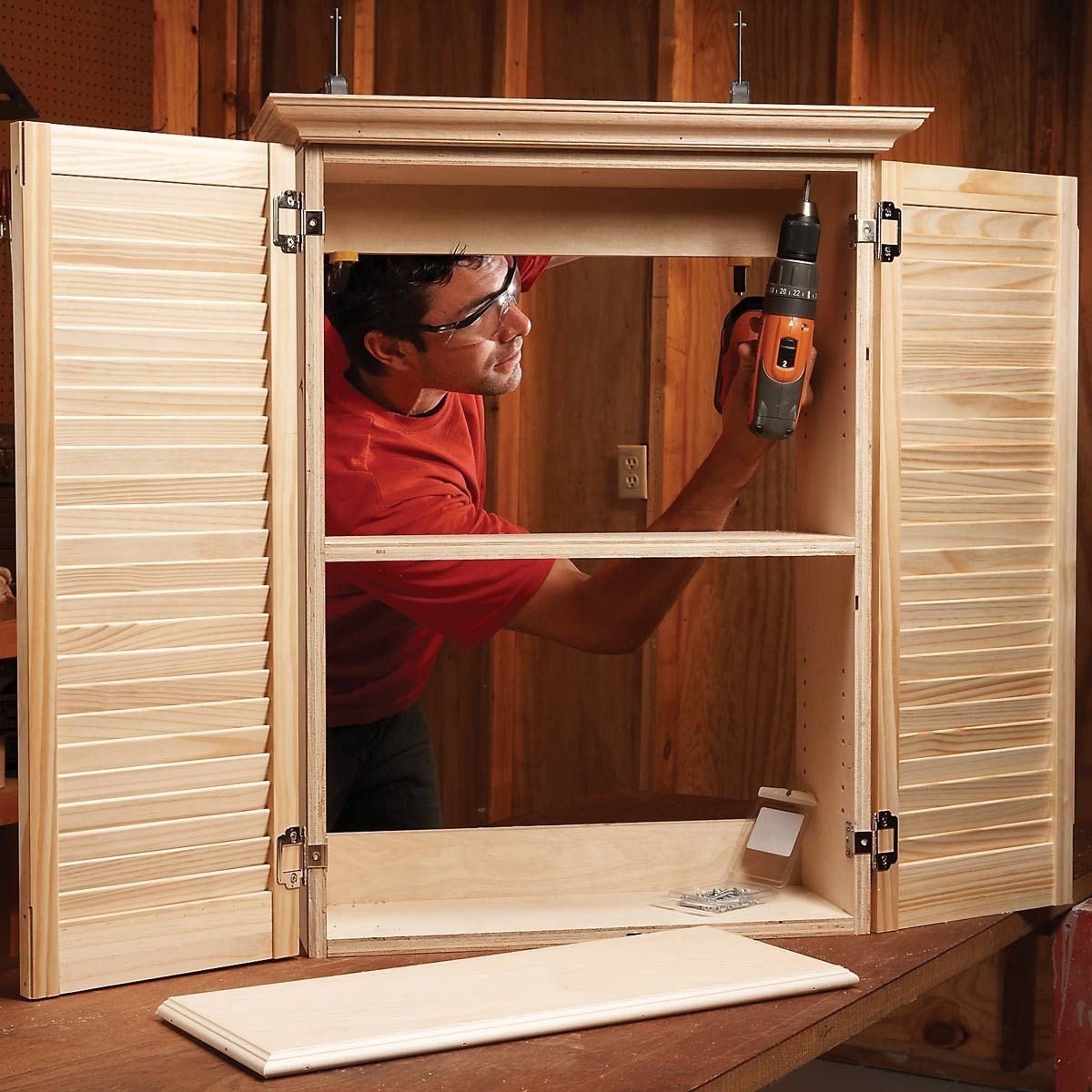 FH07OCT_482_56_018 center the crown molding