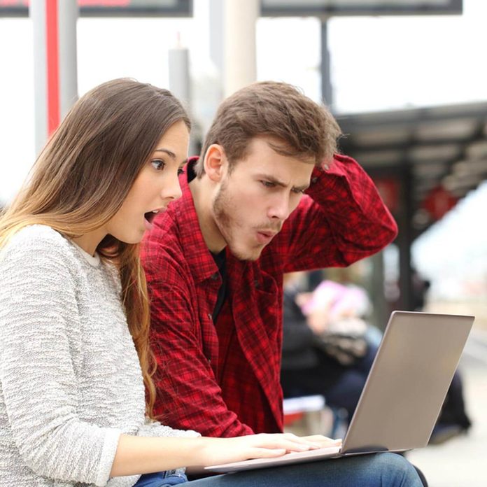 shutterstock_272762726 surprised computer