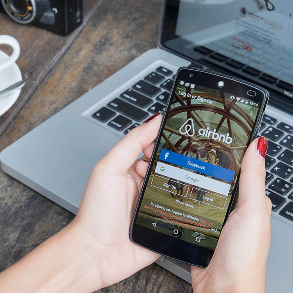 shutterstock_385172650 airbnb renting