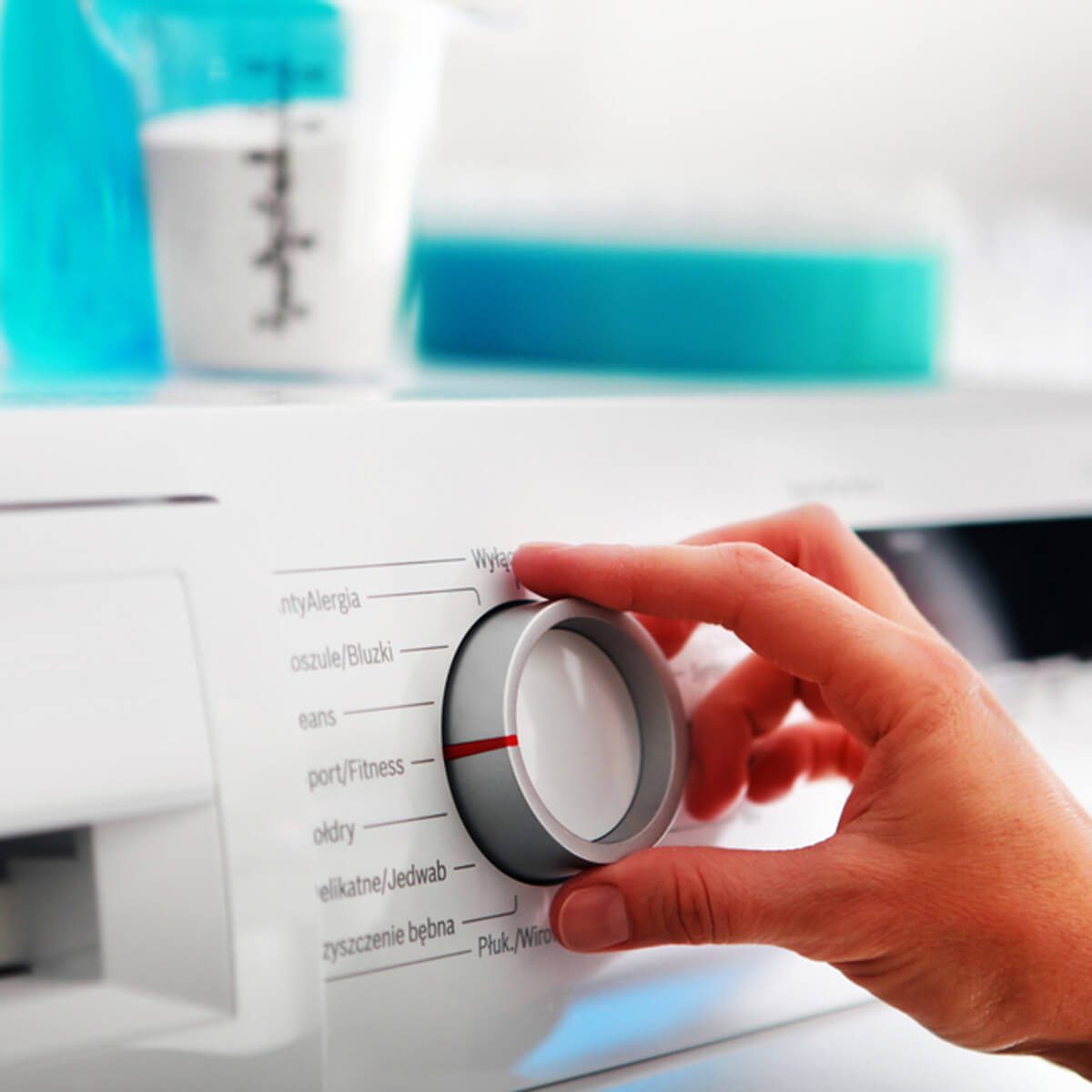 shutterstock_550590028 laundry tips washing machine