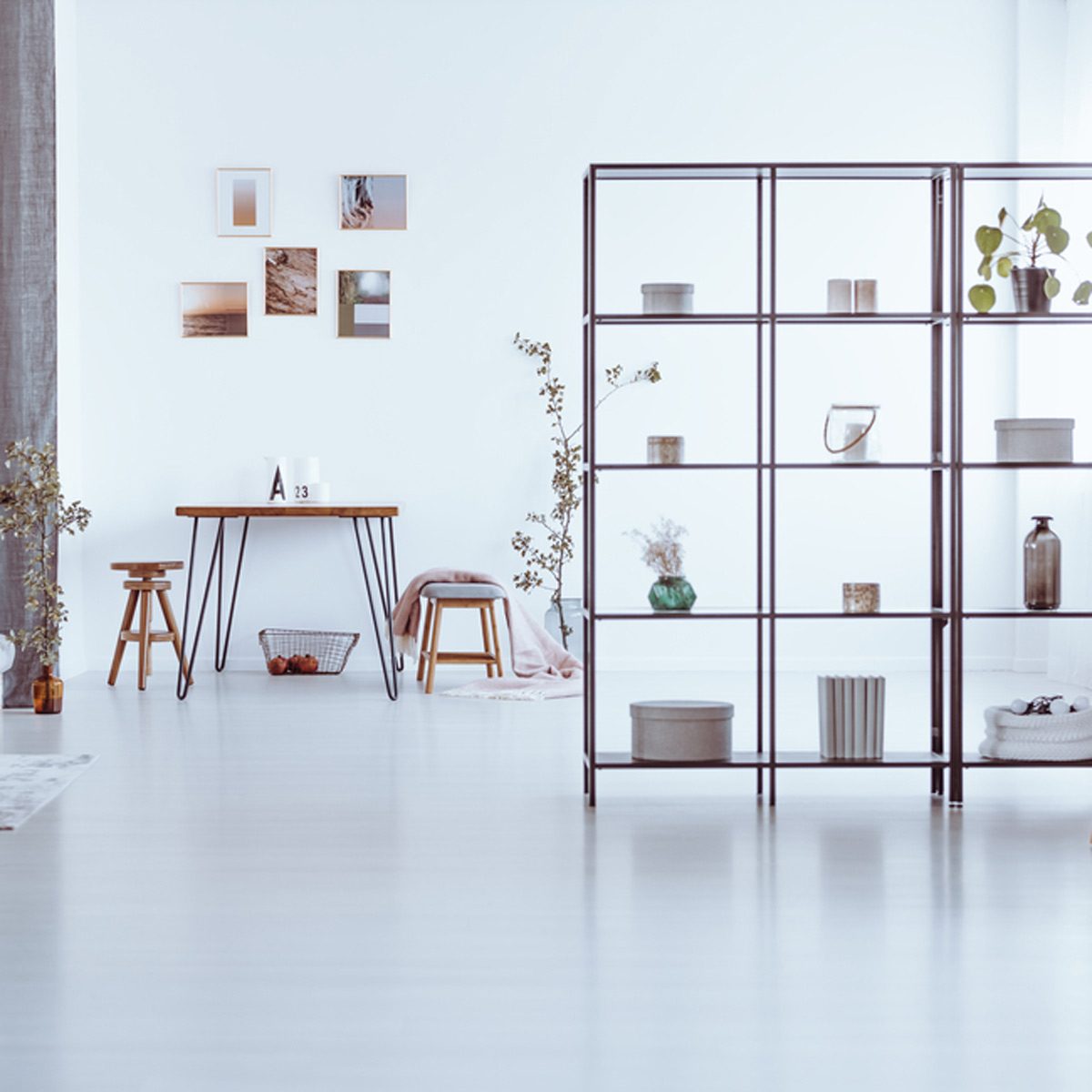 shutterstock_784973674 open shelving dining room