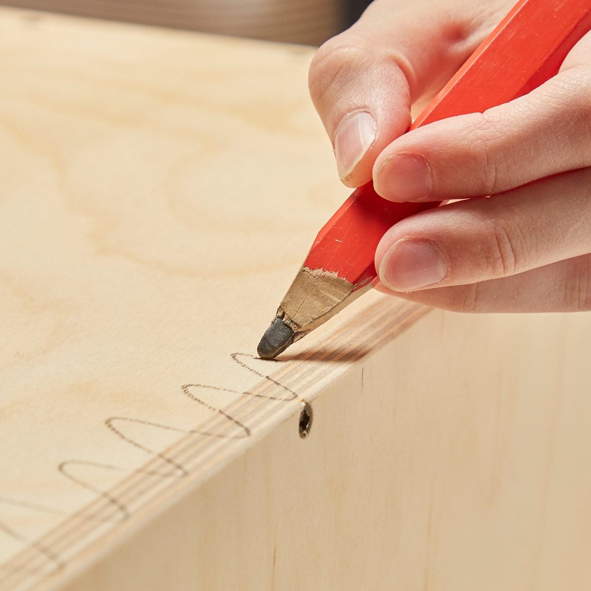 HH visual aid for sanding even surfaces squiggly line