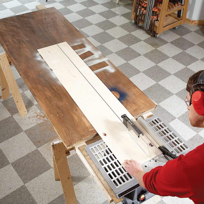 FH08NOV_493_08_015-1200 sawhorse tips