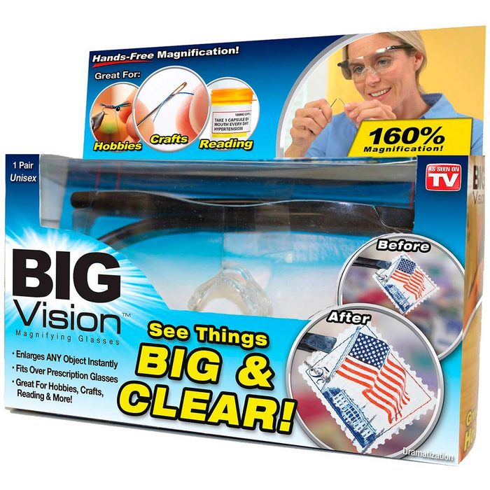 Magnifying glasses are displayed in packaging, highlighting their function to enlarge objects for hobbies and reading, with images showing before-and-after effects.