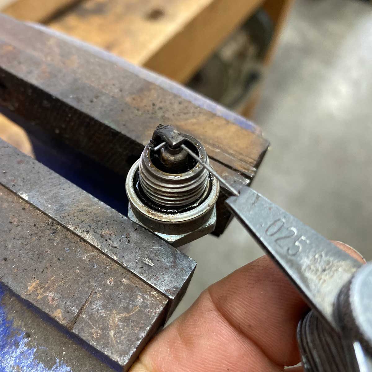 Spark Plug Gap Setting