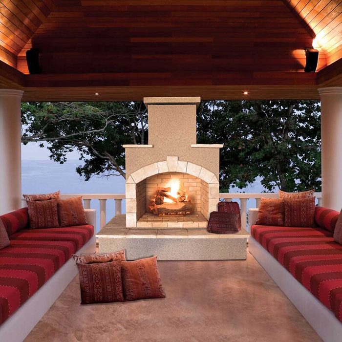 Outdoor Fireplace 78