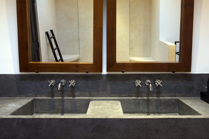 contemporary bathroom bathtub