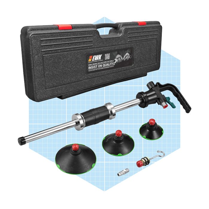 A suction cup tool set is arranged with a case, handle, and three suction cups in varying sizes, situated against a light grid background.