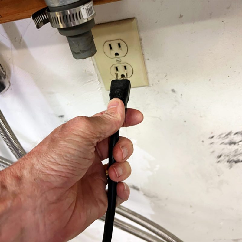 plug - Turn water valves all the way off