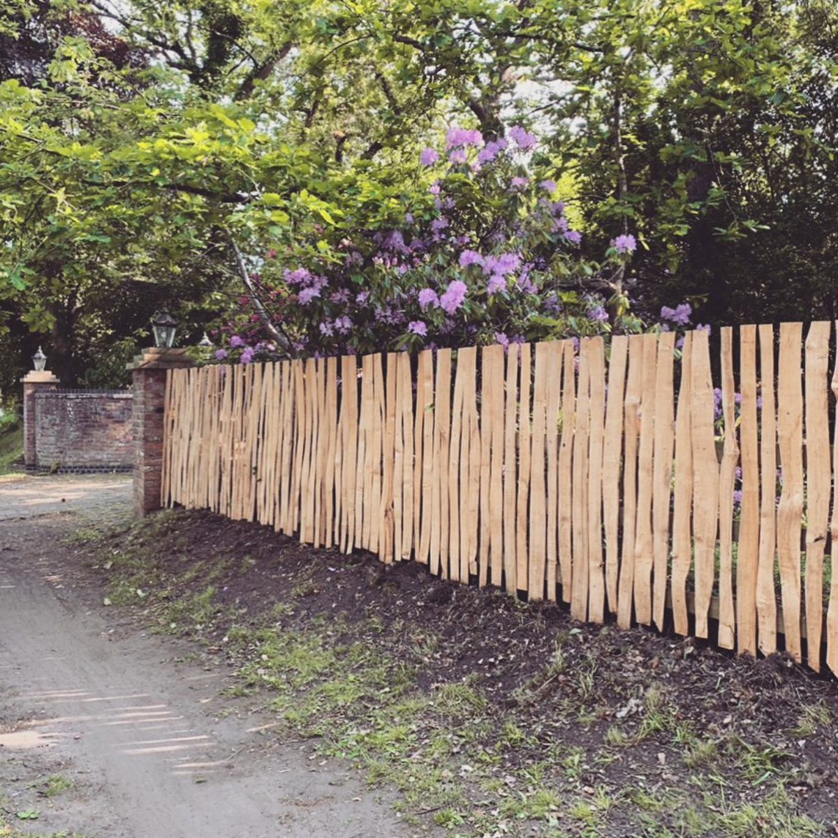 Rustic Picket Fence Courtesy @tattonfencing Via Instagram