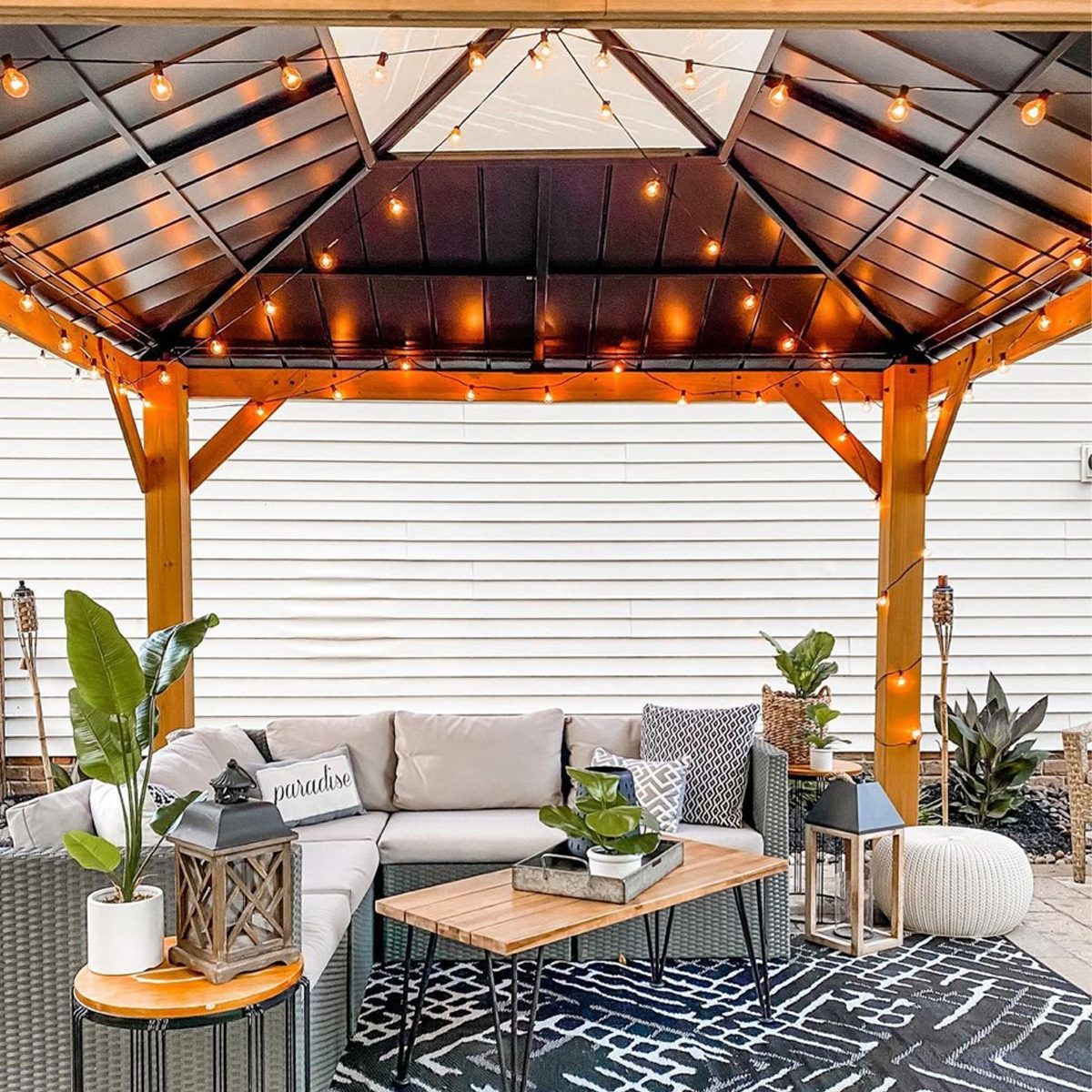 Stylish Details Courtesy @samantha Show Via Instagram