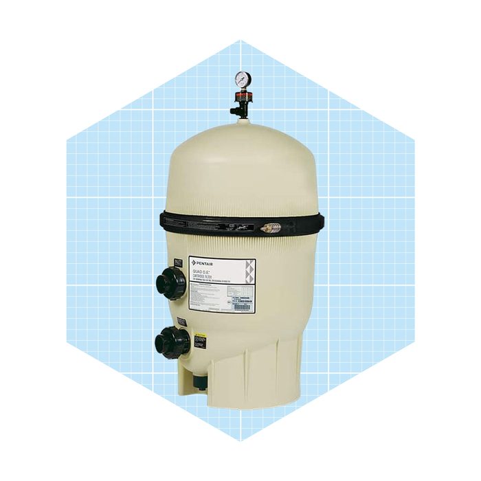 A cylindrical pool filter sits upright, collecting debris while displaying pressure gauge and inlet/outlet connections against a light blue geometric background.