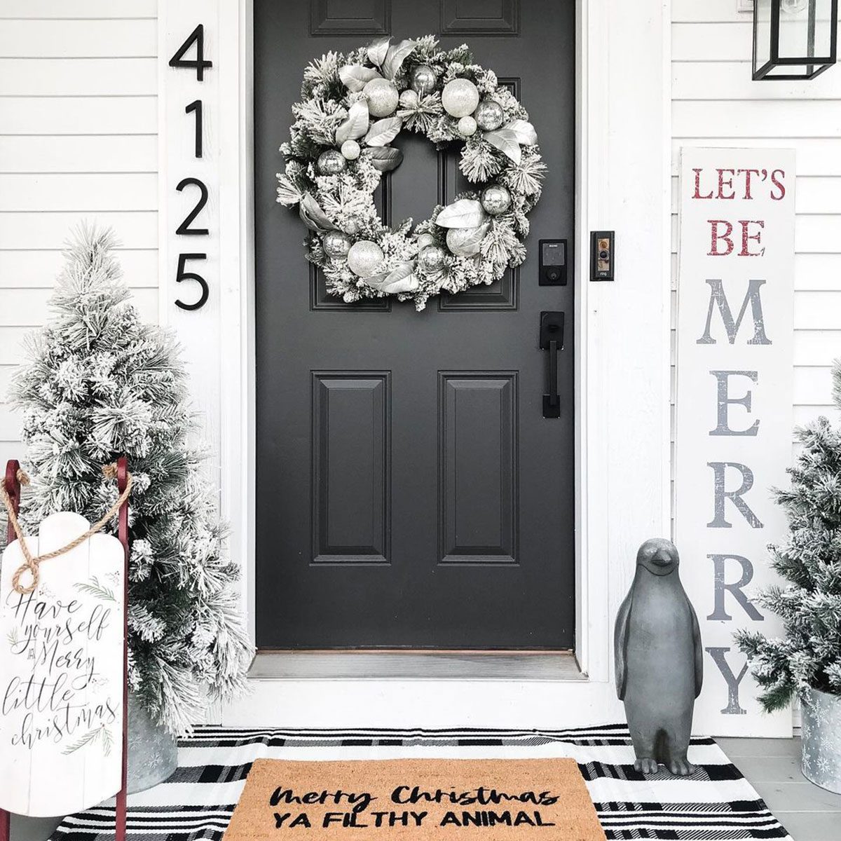 9 Front Porch Christmas Decor Ideas