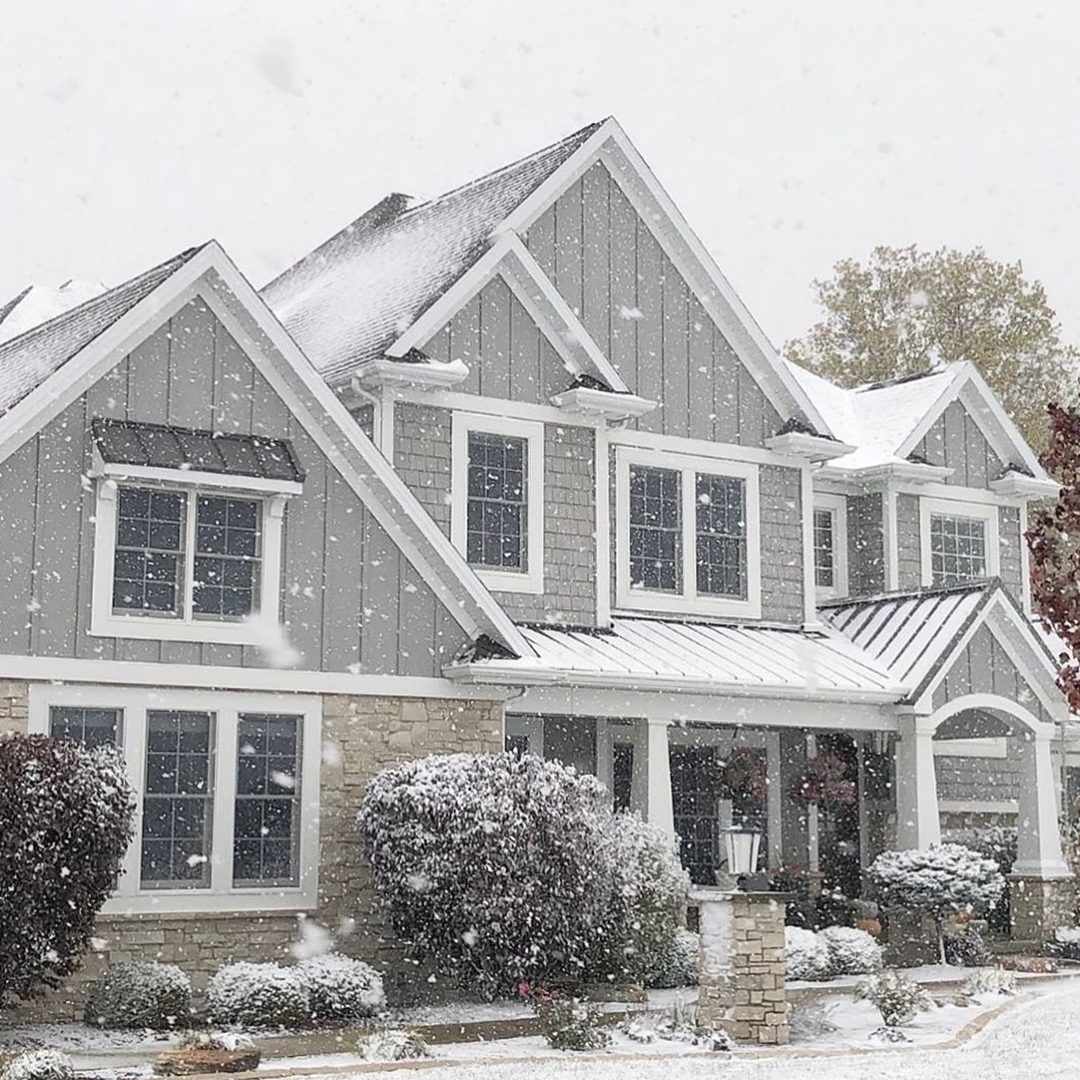 8 Gray Exterior House Paint Ideas For A Modern Makeover Craftsman Style Gray Courtesy @carolineondesign