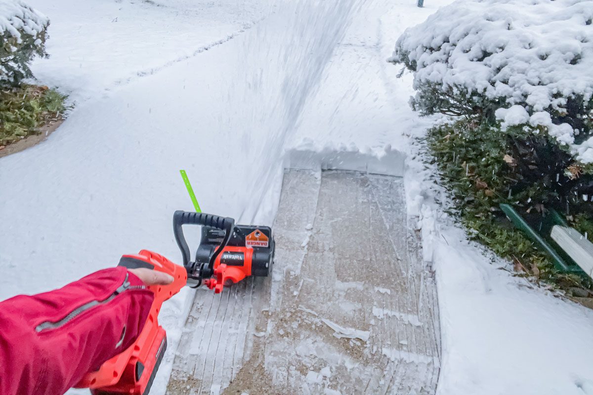Voltask 12-inch Cordless Snow Shovel