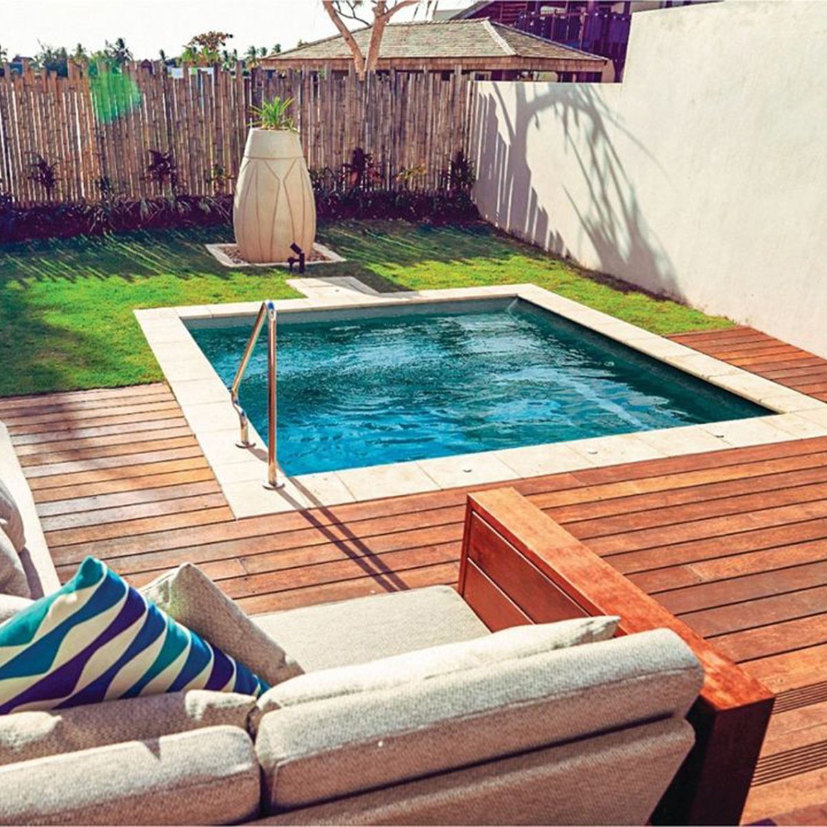 9 Plunge Pool Ideas Small Backyard Plunge Pool Courtesy @leisurepoolsau Instagram