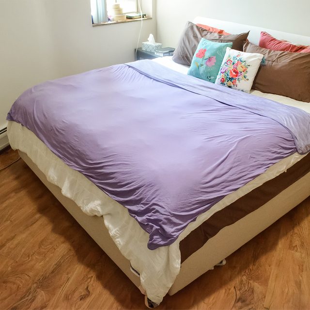 Silk And Snow Side View