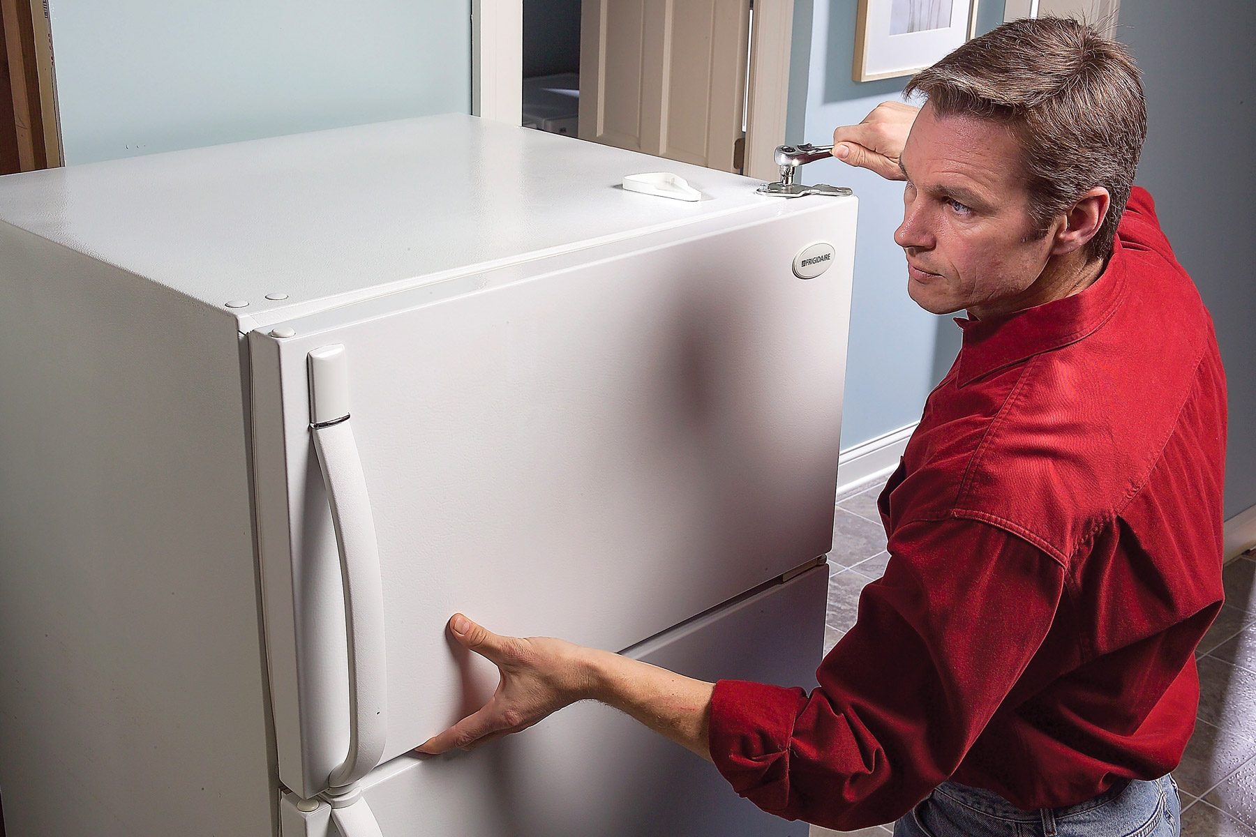 How to Adjust Refrigerator Doors
