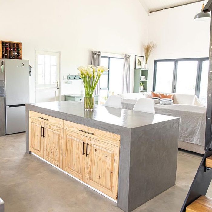 17 Inspiring Kitchen Island Ideas Highlight Mixed Materials