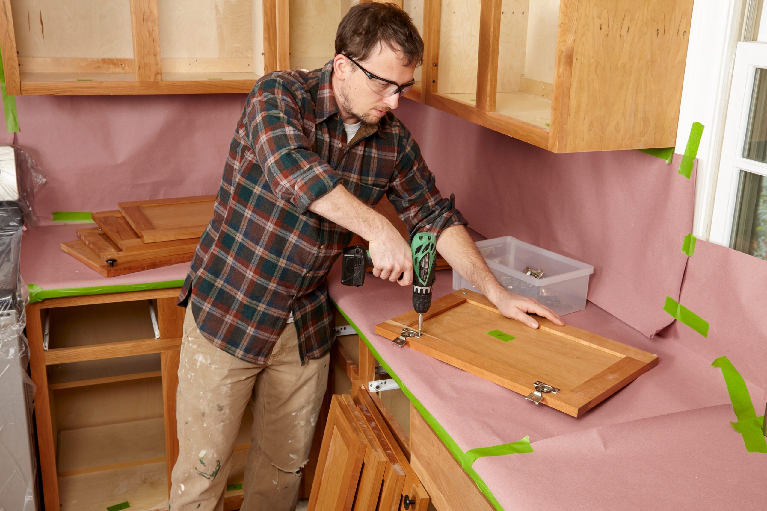20 Tips On How To Paint Kitchen Cabinets Remove Doors, Drawer Fronts And Hardware Fh16mar 566 50 013