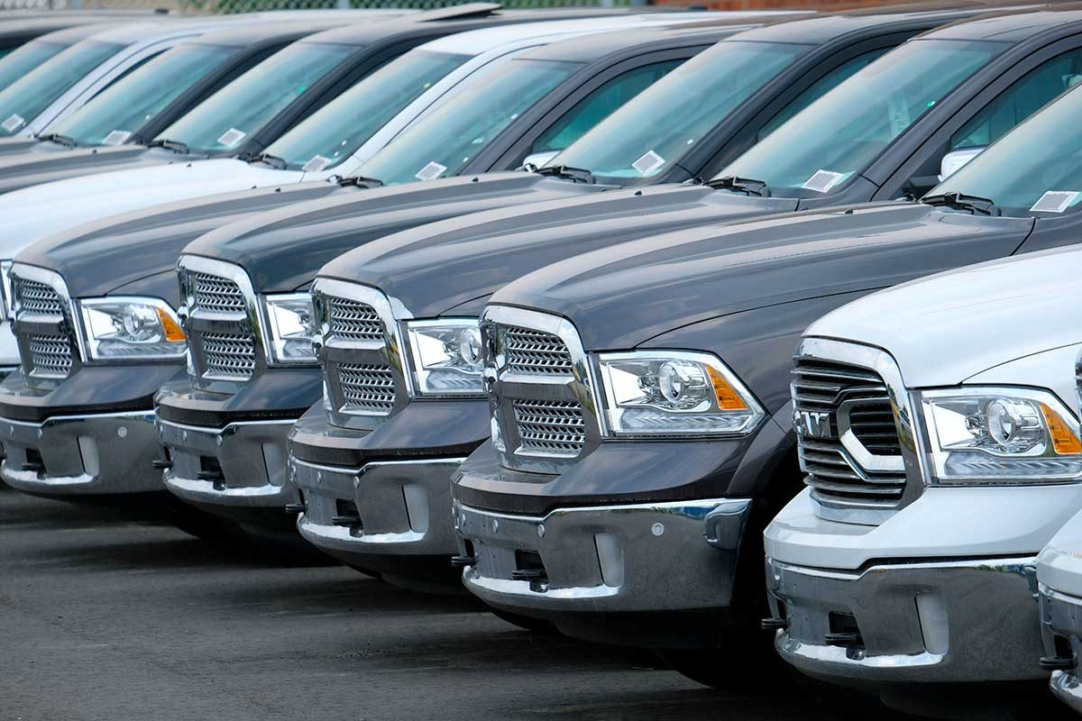Chrysler Recalls Over 31,000 Trucks Due to Rearview Mirror Malfunction