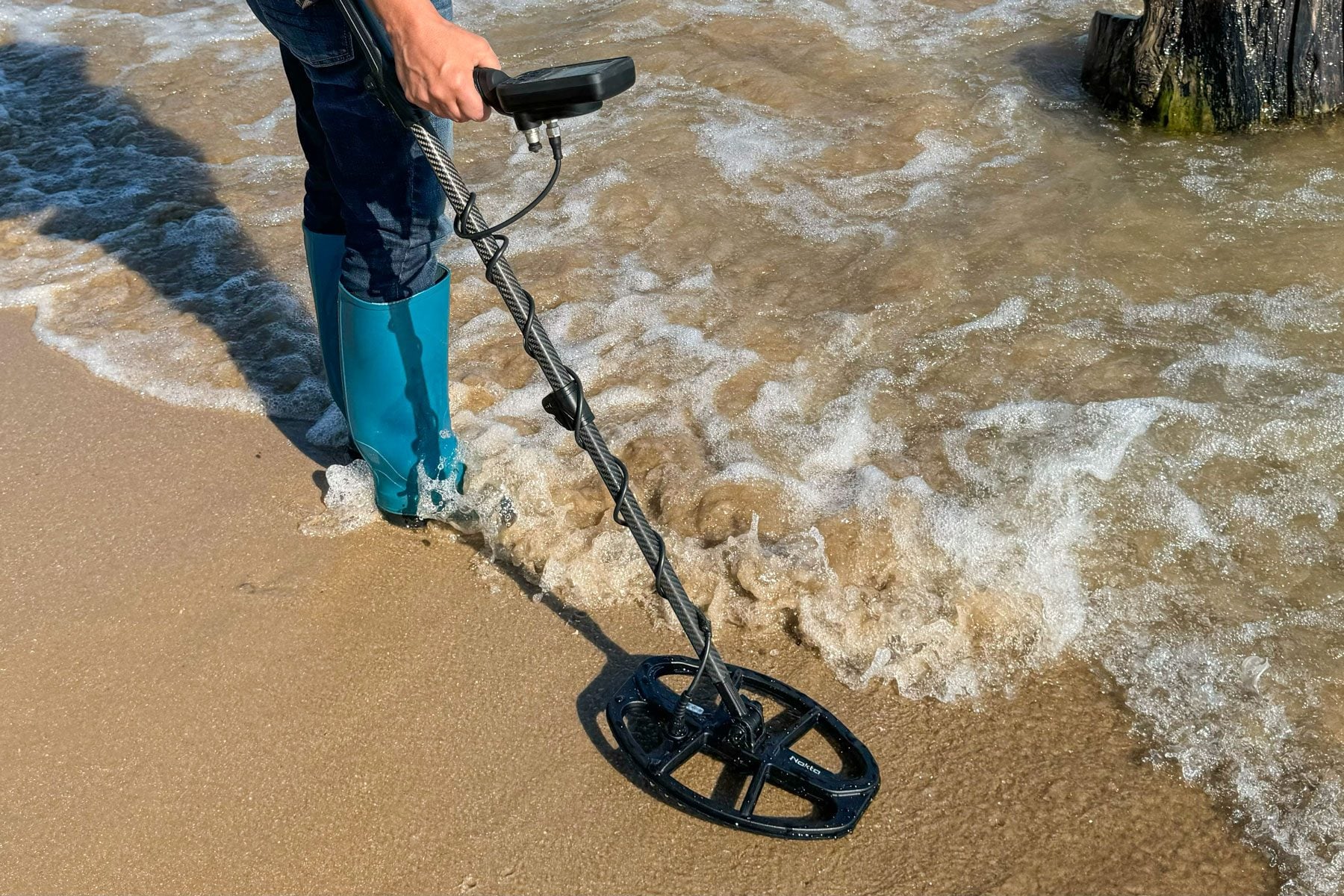 We Found the 6 Best Metal Detectors After Testing Nearly a Dozen Models