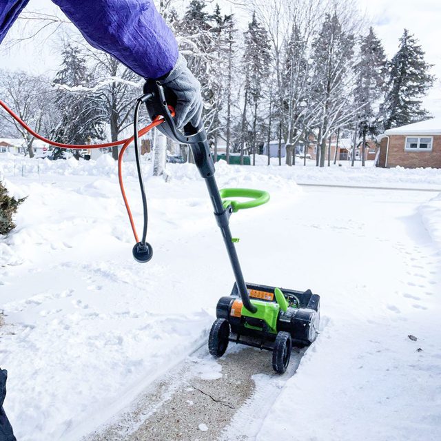 Fhma24 Earthwise 16 Inch Corded Sheri Kaz 01 Pkedit