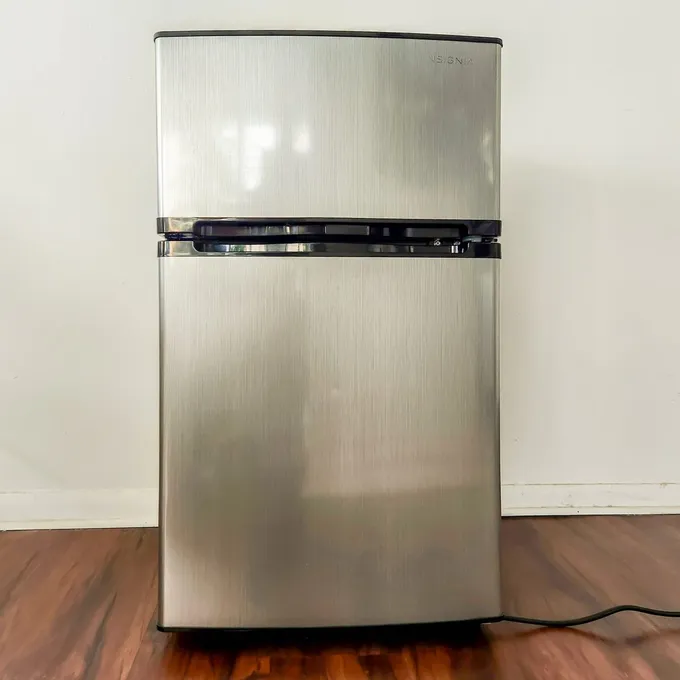 Fhma24 Insignia Mini Fridge With Top Freezer Andrea Landowski 02 Stedit 1