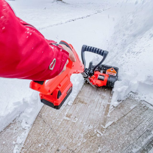 Fhma24 Voltask 12 Inch Cordless Snow Shovel Sheri Kaz 01 Pkedit