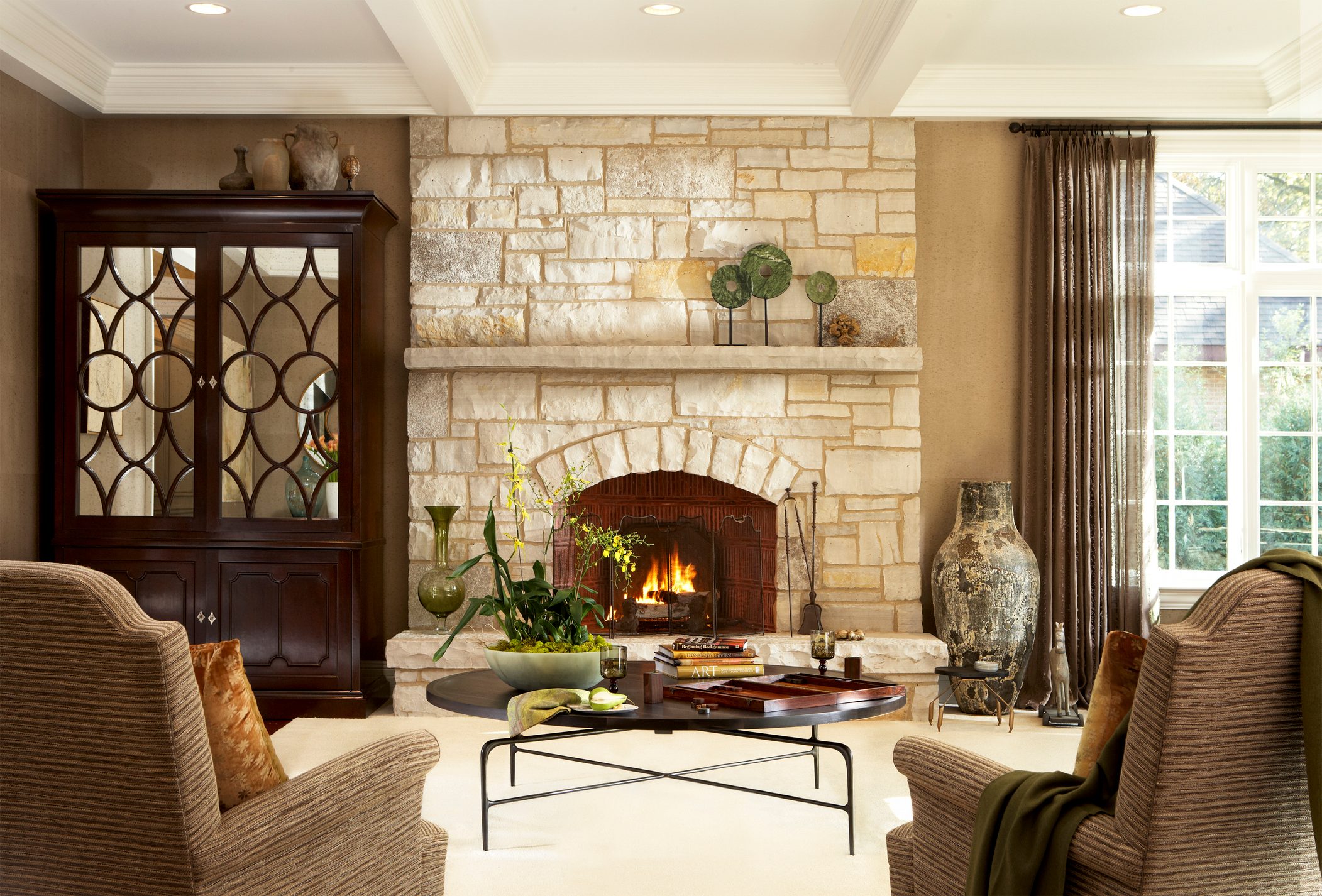 14 Traditional-Style Home Decor Ideas That are Still Cool