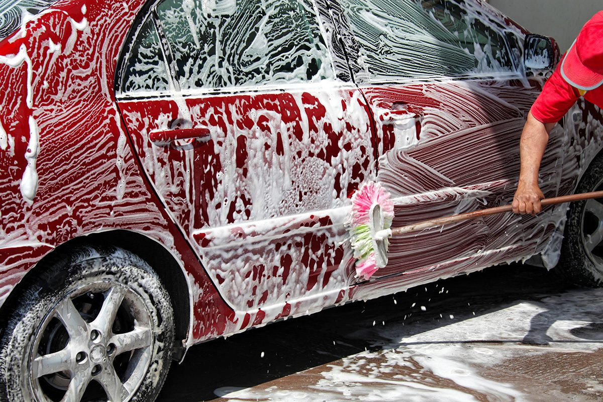 12 Things People Who Always Have Clean Cars Do Gettyimages 1458005668