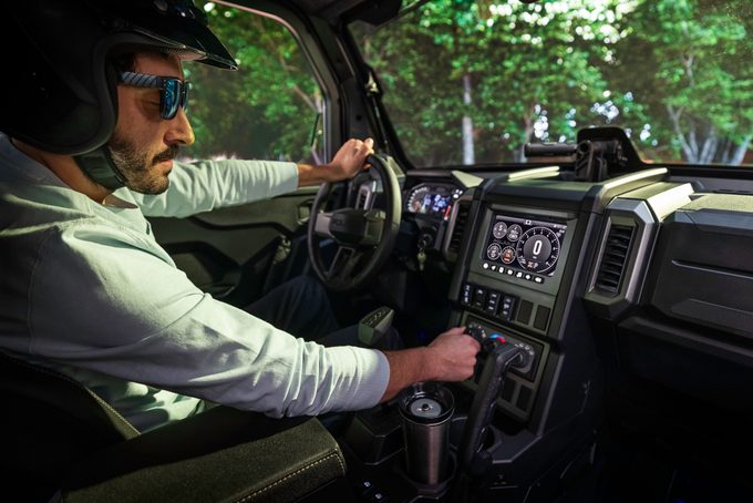 2025 Xped Adv5 Northstar Us Supergraphite Image Lifestyle Six0184 00481