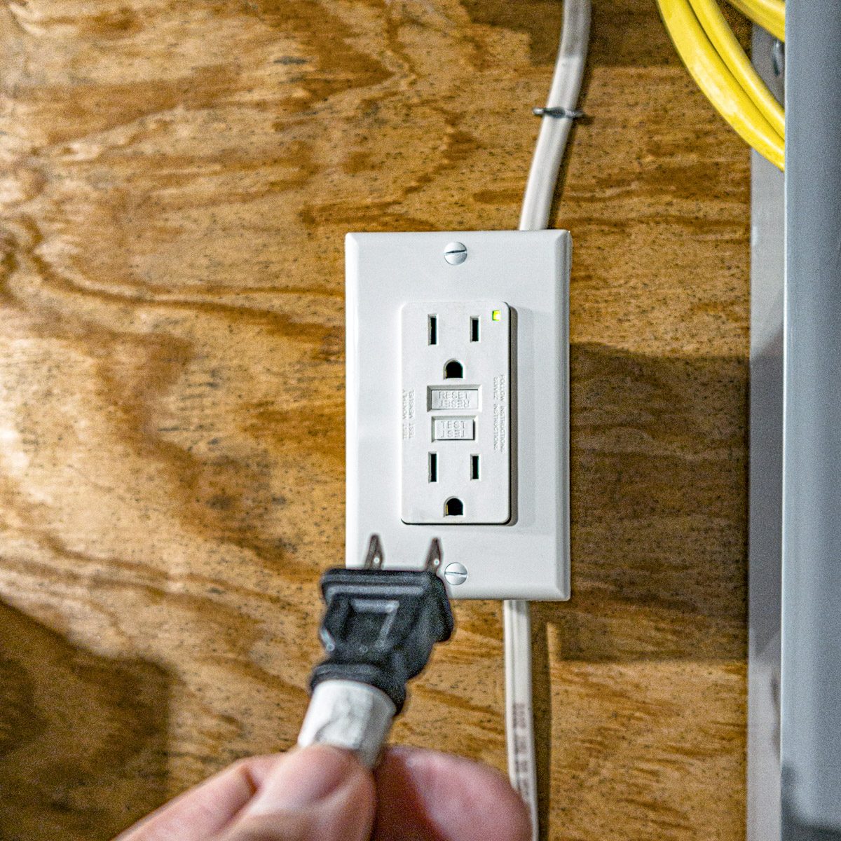 electrical outlet in basement