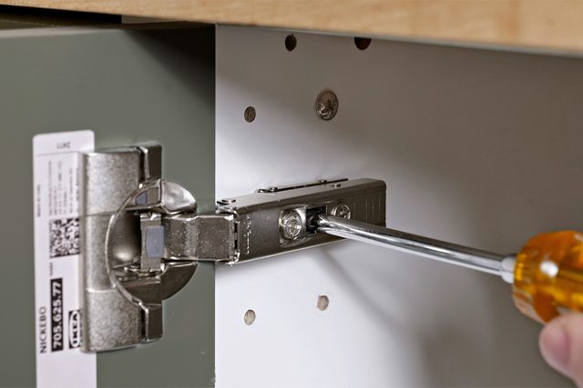 How To Fix Crooked Cabinet Doors In 4 Easy Steps Fhmvs25 Mf 04 03 Adjustcabinetdoors 4