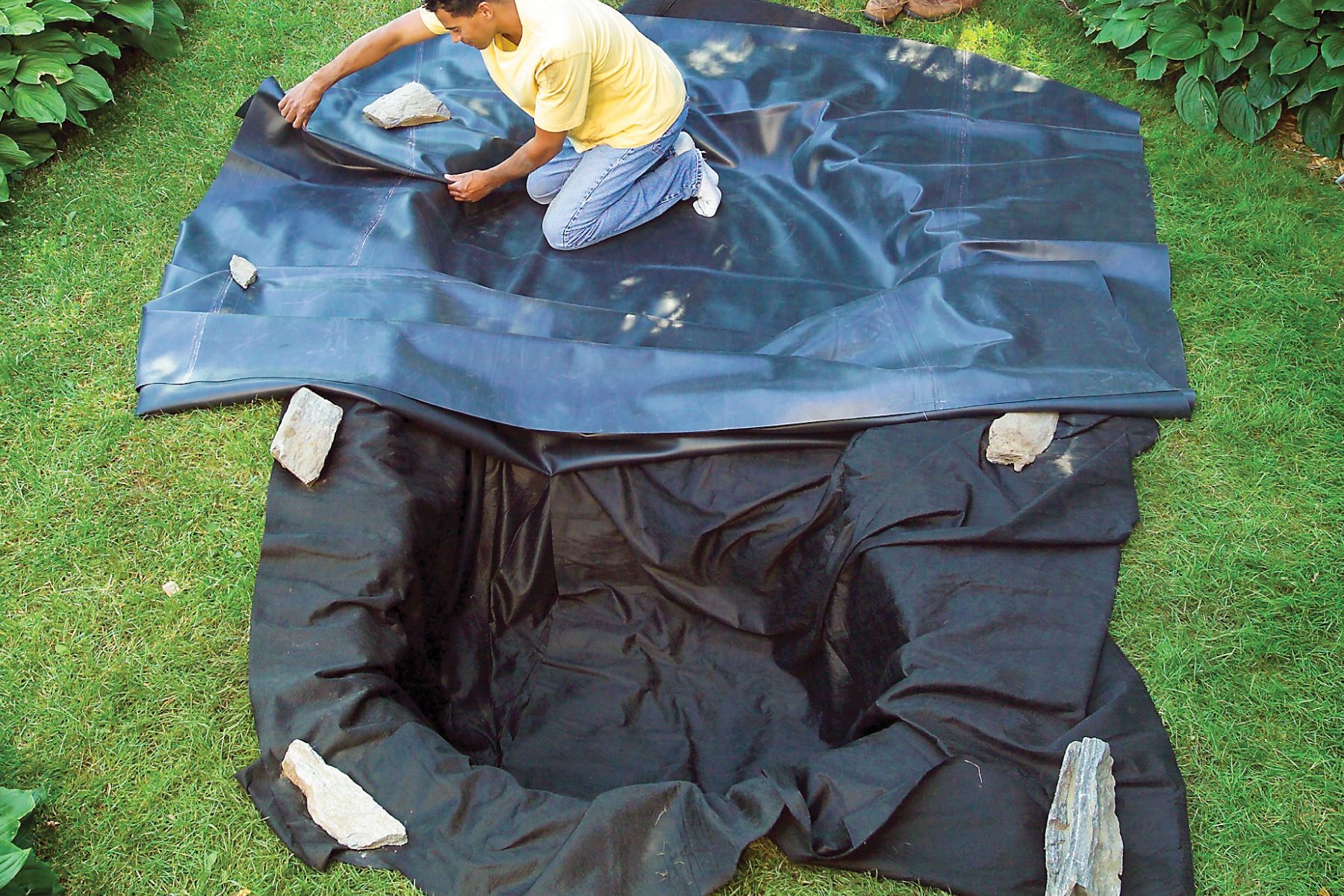 How To Build A Water Feature Thats Low Maintenance Fh06apr 467 56 009 Ai 1