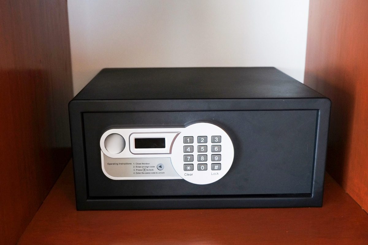 Buy A Small Safe And Bolt It Down Gettyimages 539965964