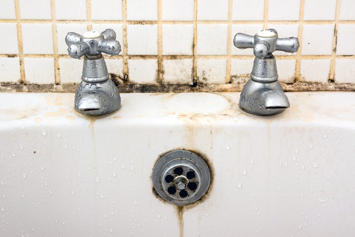 How to Whiten Grimy Grout