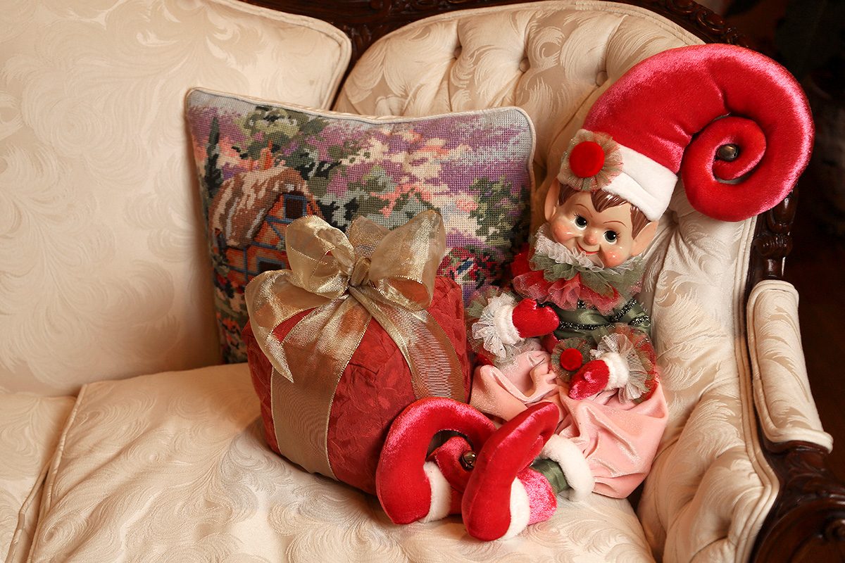 Hiding Spots For Your Elf On A Shelf Gettyimages 1258318068