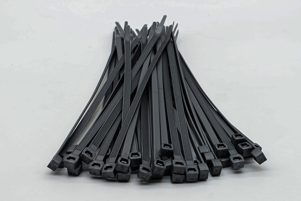 Plastic cable ties