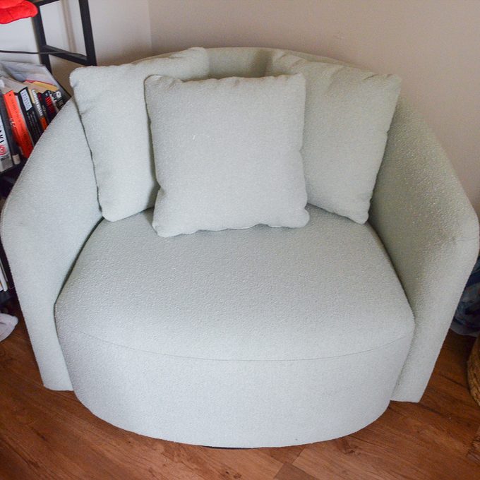 Fhma25 Beautiful Drew Accent Chair By Drew Barrymore  Emily Way 02 Ssedit