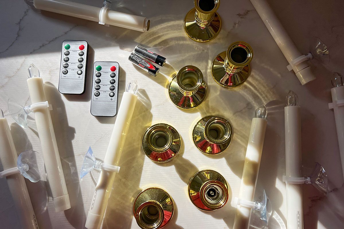 This Simple Lighting Trick Makes Any Home Feel Like A Cozy Holiday Retreat Friendship Candles