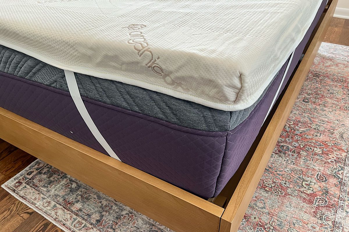 Saatva Graphite Mattress Topper