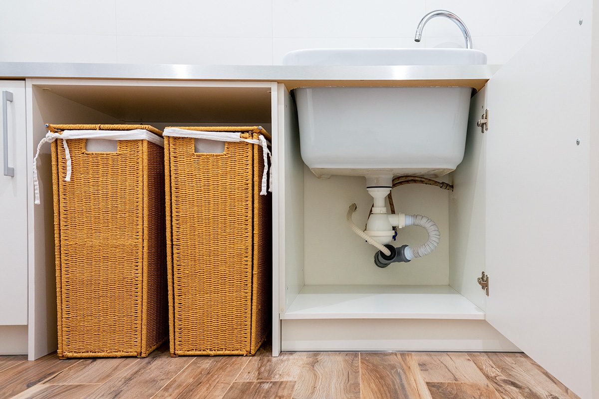 Use Dead Space In The Bathroom Gettyimages 1396367233